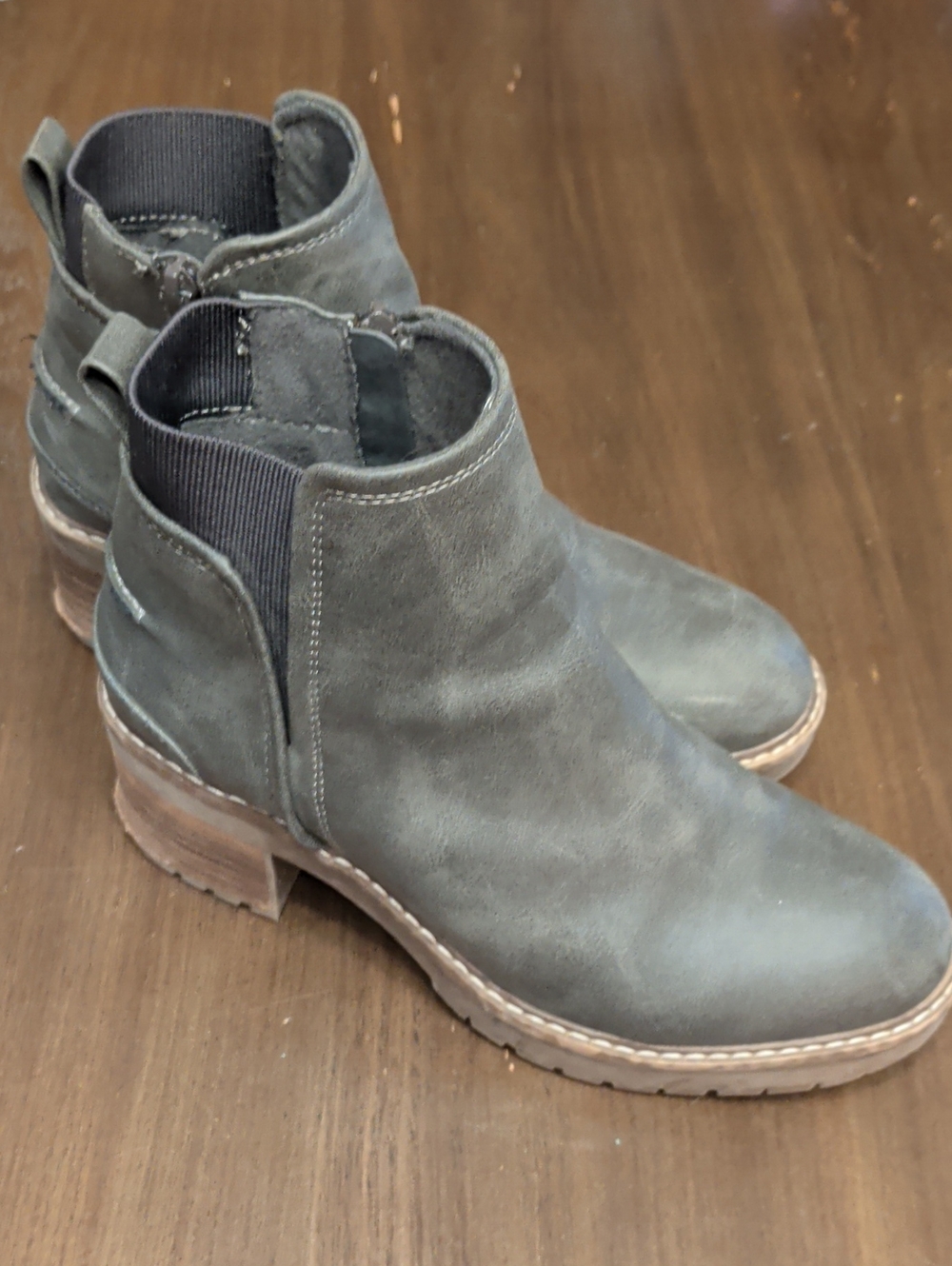 Soft Moc Chelsea Ankle Boots - Gray Faux Suede, Sz 40 (9-9.5)